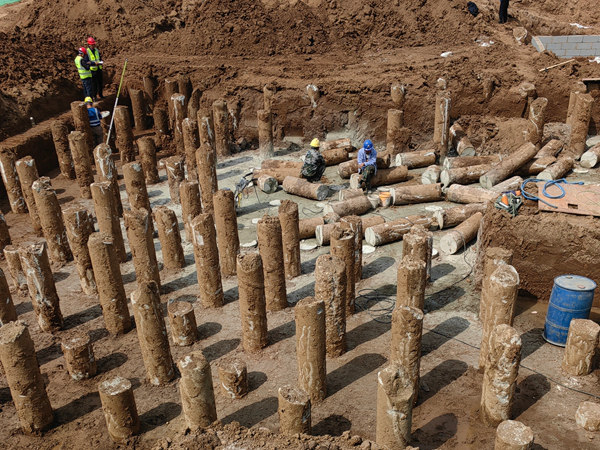 人工灌注桩破桩头