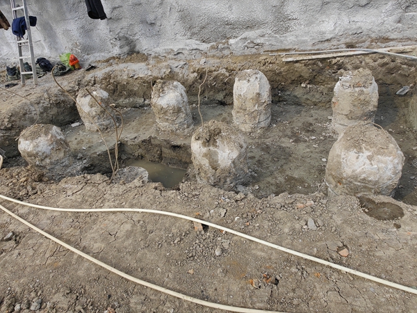 混凝土灌注桩破桩头